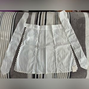 Vintage White Apron with Scalloped Edges